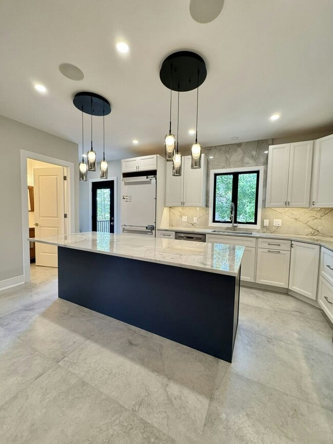 Photo - 21 W Cliff St