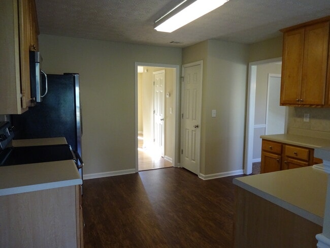 Photo - 1302 River Club Dr NE