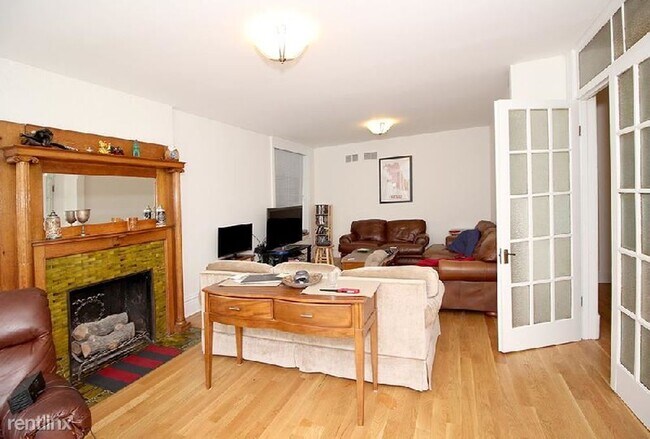 Photo - 717 W Roscoe St Unit 1