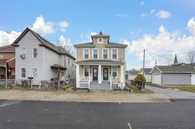 Building Photo - 320-322-322 Stanaford Pl Rental