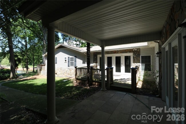 Photo - 4589 Giles Ave