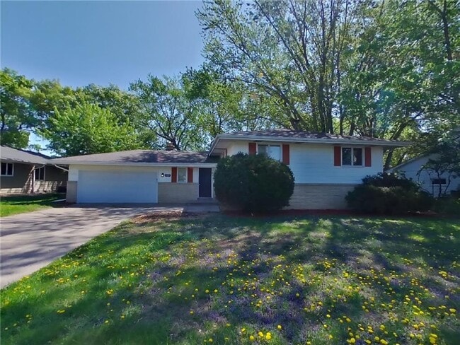 Photo - 1397 Pinewood Dr House