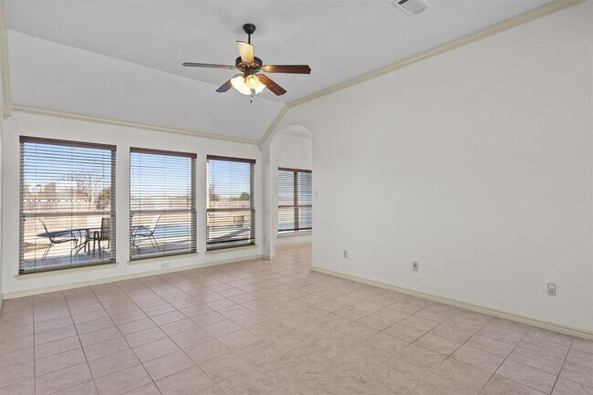 Photo - 209 Sarahs Ln