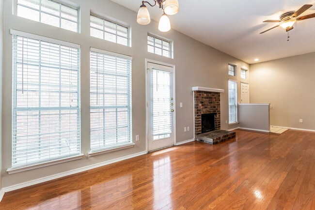 Photo - 1345 Overlook Dr