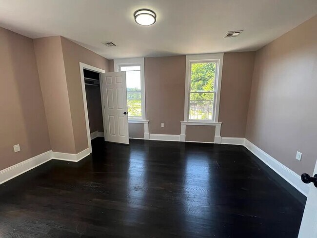 Photo - 25-27-27 Ryle Ave Unit 3