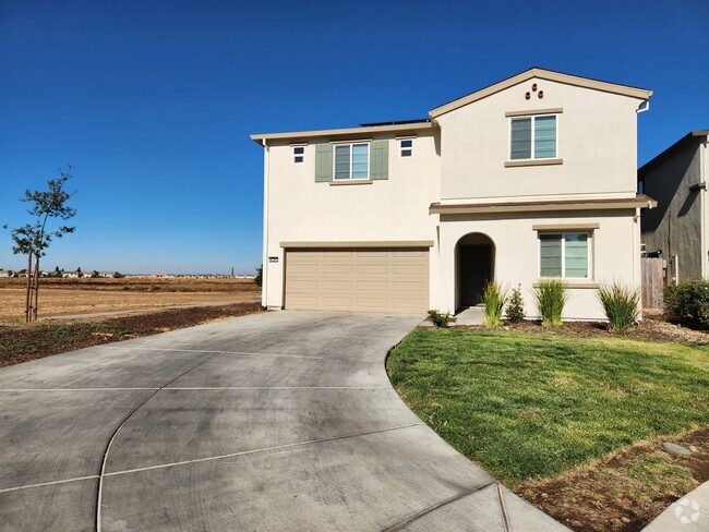 Building Photo - North Merced Spacious home