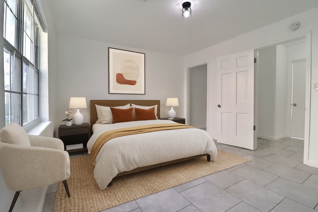 Photo - 6120 S Madison Plz Unidad A