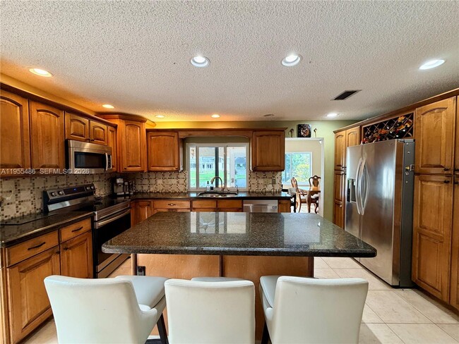 Photo - 2865 Begonia Way