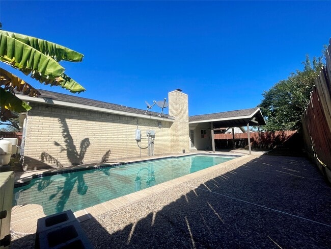 Photo - 16803 Castle Fraser Dr