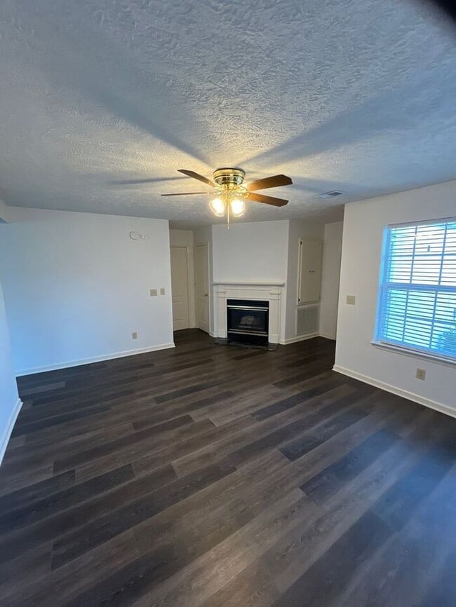 Photo - 605 Federal Ct