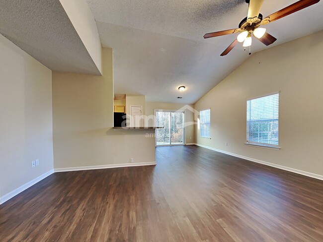 Photo - 537 Beverly Dr