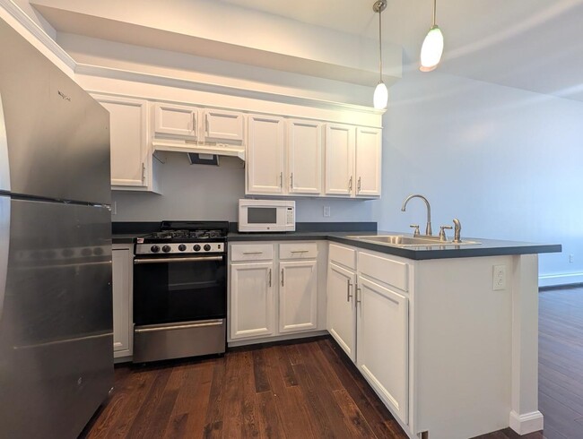 Photo - 265 Webster Ave Unit 1R