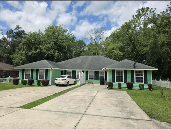 Photo - Bradford Duplex