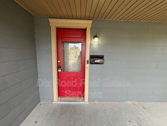 Photo - 335 Watervliet Ave