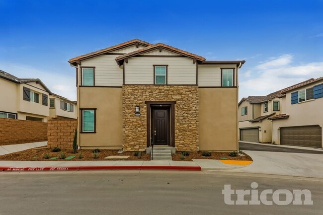 Building Photo - 31602 Dwight Dr