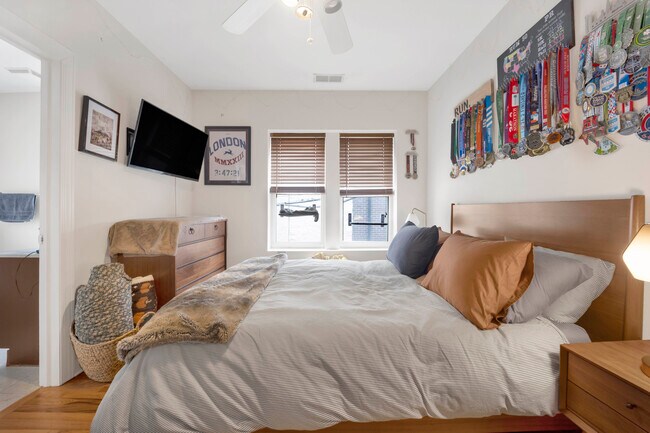 Photo - 1150-1156 W Cornelia Ave