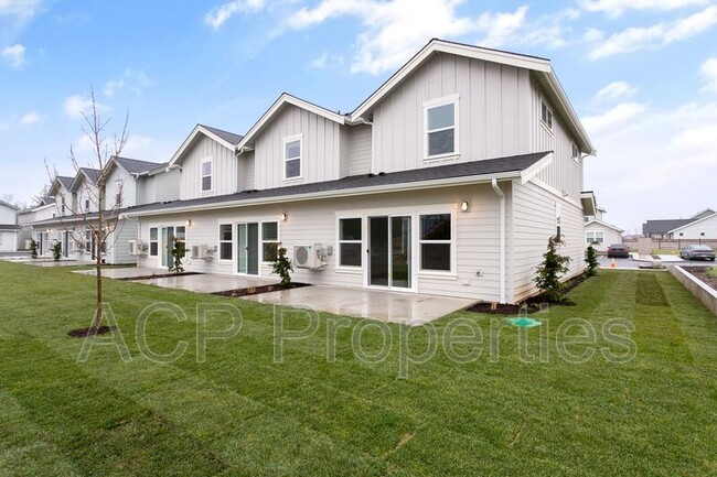 Photo - 2288 Brome St