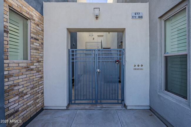 Photo - 615 E Portland St