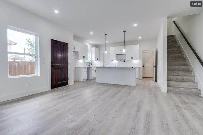 Photo - Room in Duplex on Wendelkin St