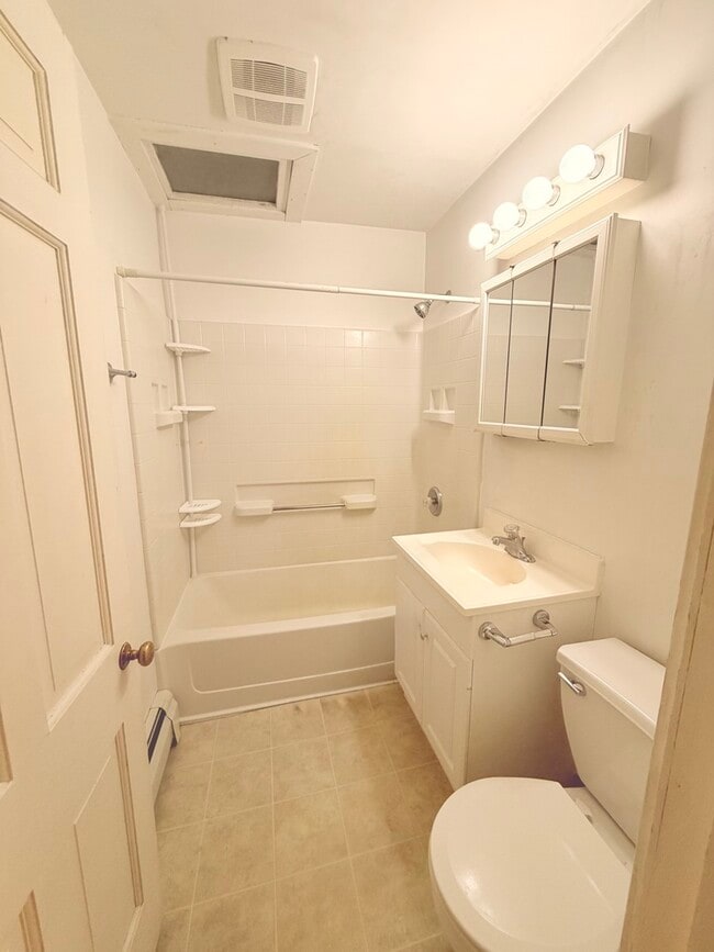 Photo - 134 W State St Unit 3