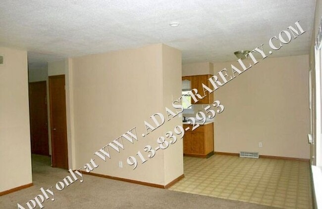 Photo - Charming 2 Bed 1 Bath in Independance-Available NOW!!