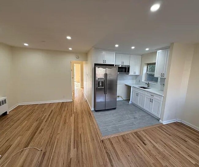 Photo - 430 W 259th St Apartment