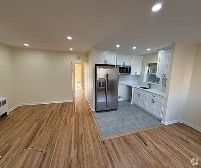 Building Photo - 430 W 259th St Rental