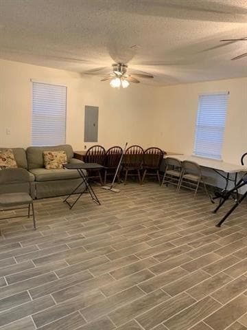 Photo - 12046 Center St