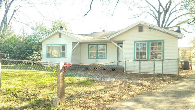 Photo - 1982 Johnson St House