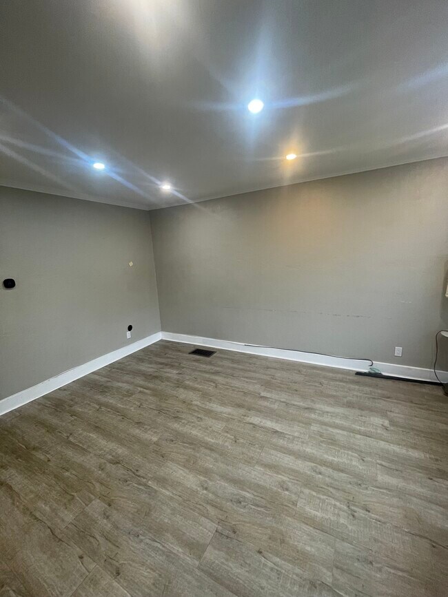 Photo - 134 Bridgeport Rd E