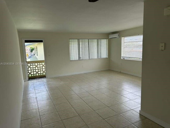 Photo - 11925 NE 19th Dr Unidad 8