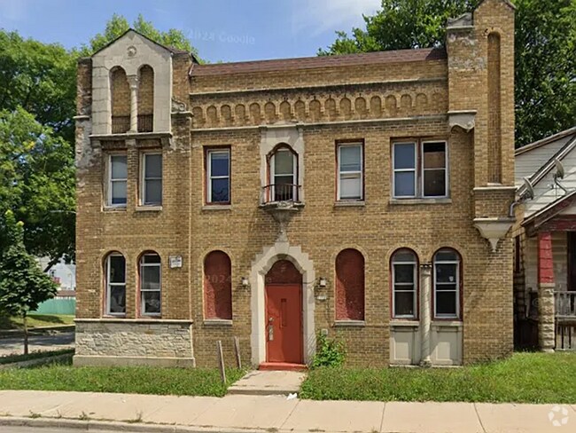 Building Photo - 2776 N 35th St Rental