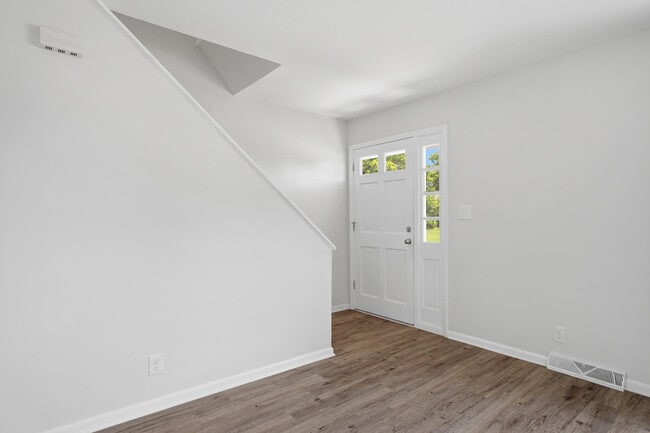 Photo - 405 Brewer Dr