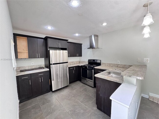 Photo - 1801 NE 50th St