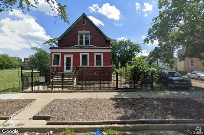 Building Photo - 7029 S May St Rental