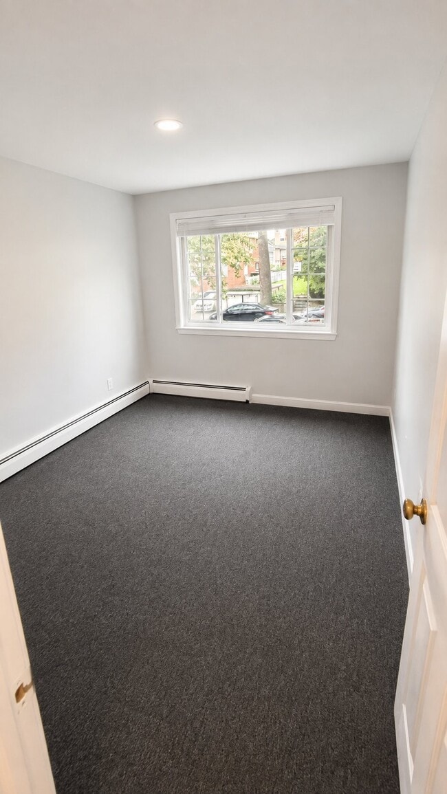 Photo - 158 Paulding Ave Unit Apt 2