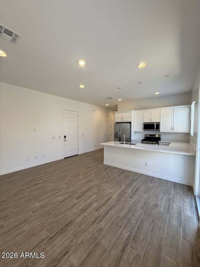 Photo - 17587 W Victory St