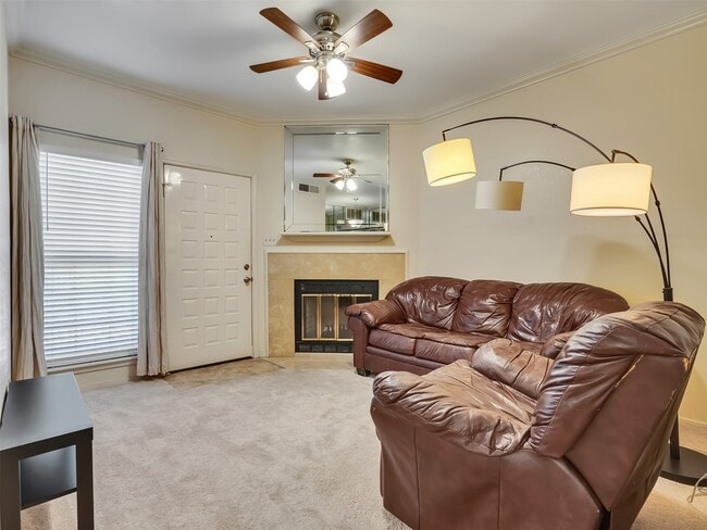 Building Photo - 921 Marine Dr Unit 200