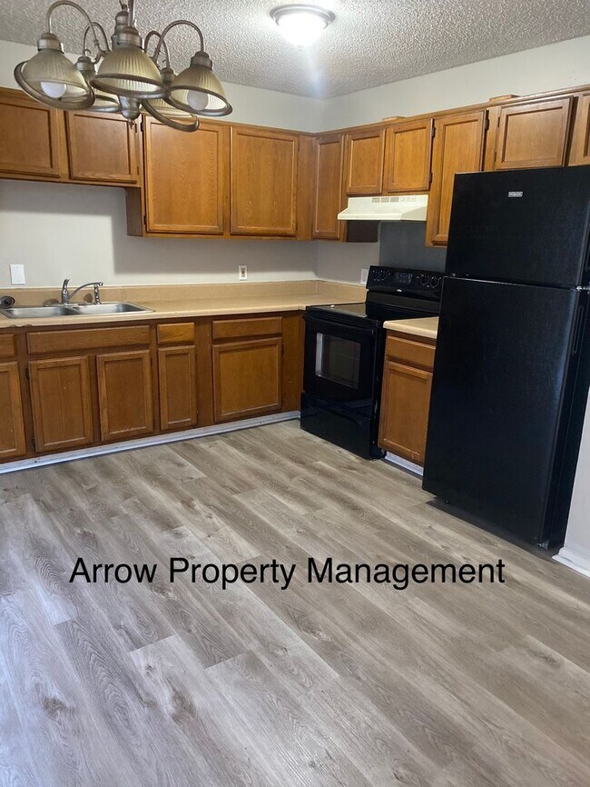 Photo - 3 bedroom, 1.5 Bathroom Townhome in Nashville
