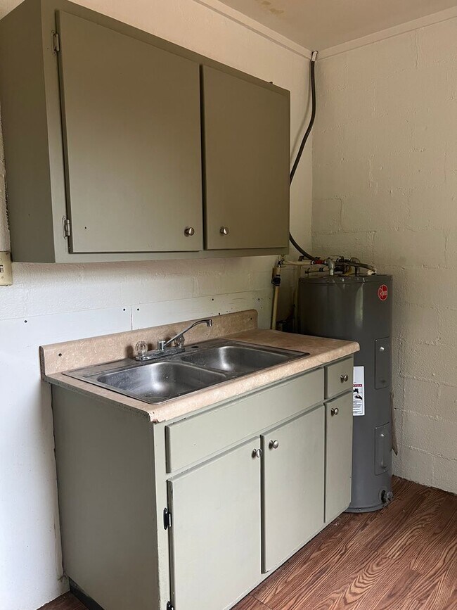 Photo - 1104 S McKinley St Unit Apt B