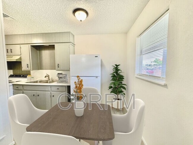 Photo - 1103 52nd St