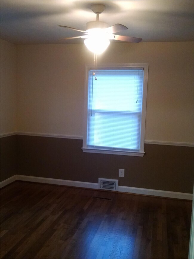 Photo - 2100 Jamestown Rd