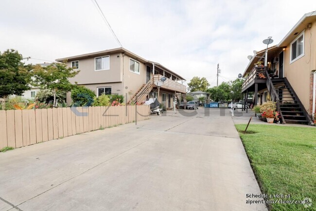 Building Photo - 3905 44th Ave Rental