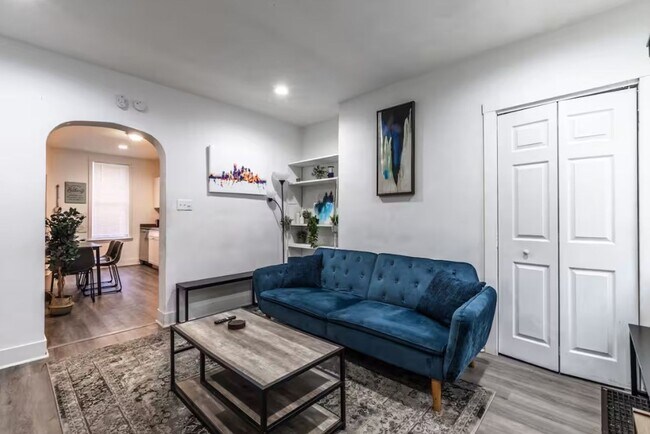 Photo - Renovated 3BR in South Side Flats | 100 Walk Score | In-Unit Laundry