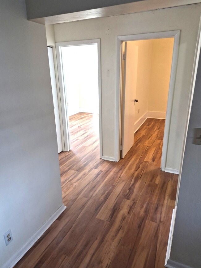 Photo - 225 1/2 W 18th St