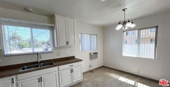 Photo - 14202 Delano St Unit 6