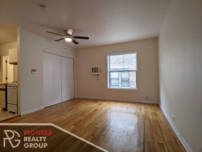 Photo - 813 W Cornelia Ave