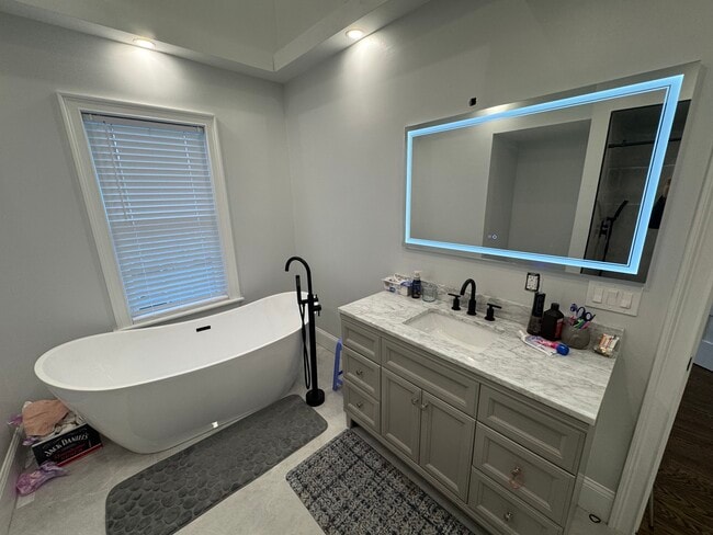 Photo - 195 Neponset Ave