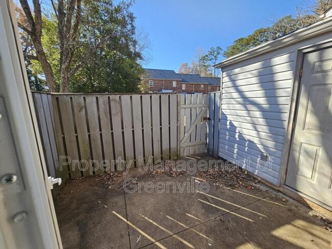 Photo - 1438 Dover Rd