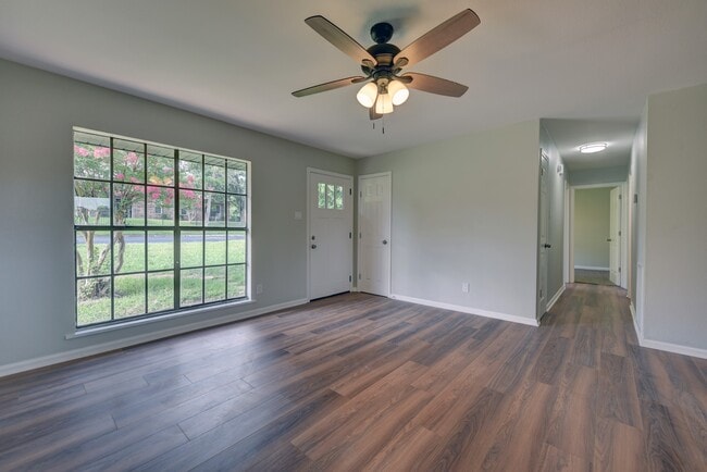 Building Photo - 806 W Jefferson St